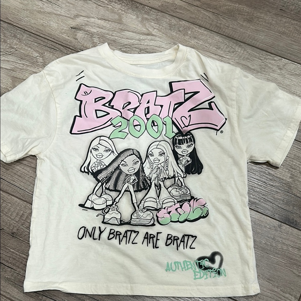 Bratz 2001 Y2K Graphic T-shirt